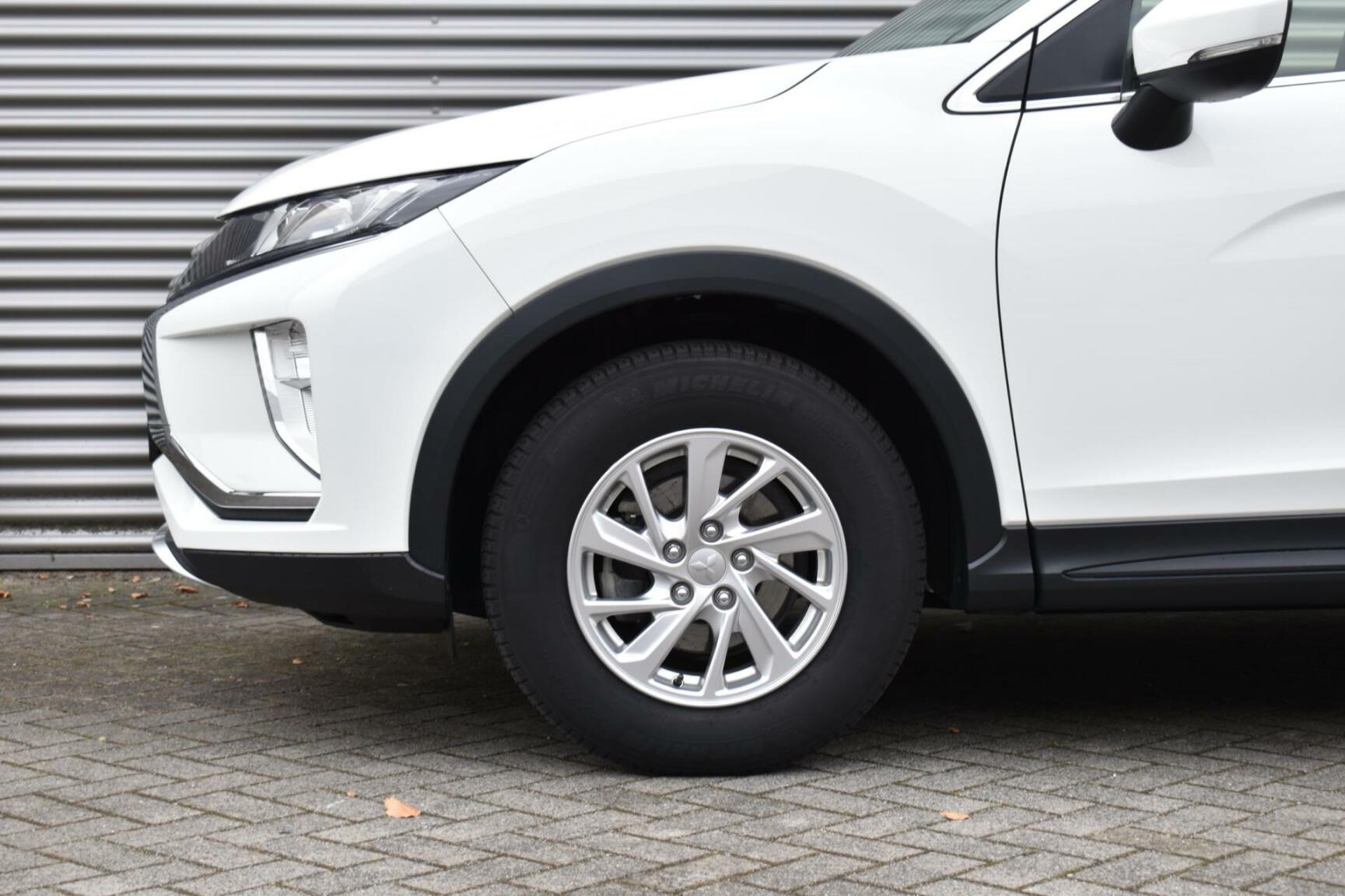 Mitsubishi-Eclipse Cross-27
